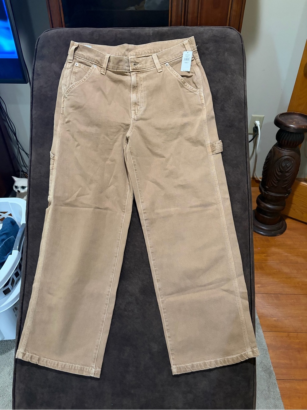 GAP Women's Cargo Jeans in Tan